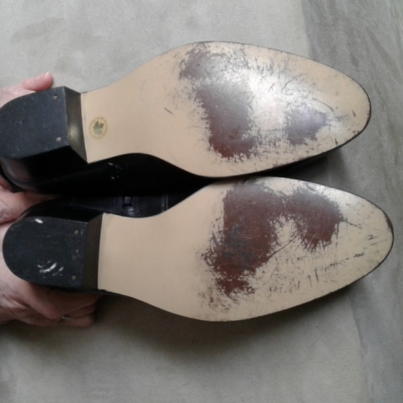 Black zippered leather ankle bootie - Picture 3 of 5